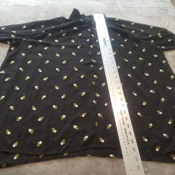 CAbi #5338 Womens Long Sleeve Sheer Blouse Top Medium Black Floral Embroidered - Picture 7 of 9